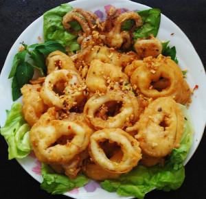 Mực chiên cà ri trông đẹp mắt và rất ngon miệng