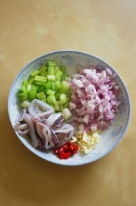 Nguyên liệu mực hấp kiểu thái
