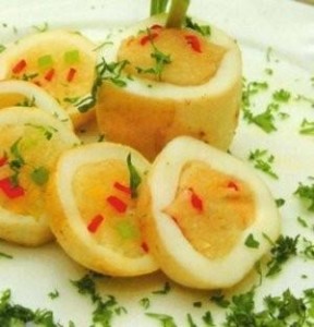 Món mực nhồi xôi đặc biệt hấp dẫn và ngon miệng