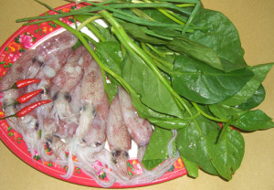 Mực tươi và mồng tơi