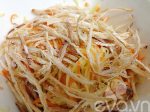 Xoài xanh và mực khô đã xé sợi