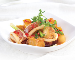Mực kho củ cải lạ mà ngon