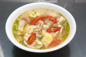 Canh mực dứa tươi chế biến cực đơn giản mà ngon miệng