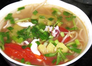 Canh mực nấu dứa tươi tuyệt ngon